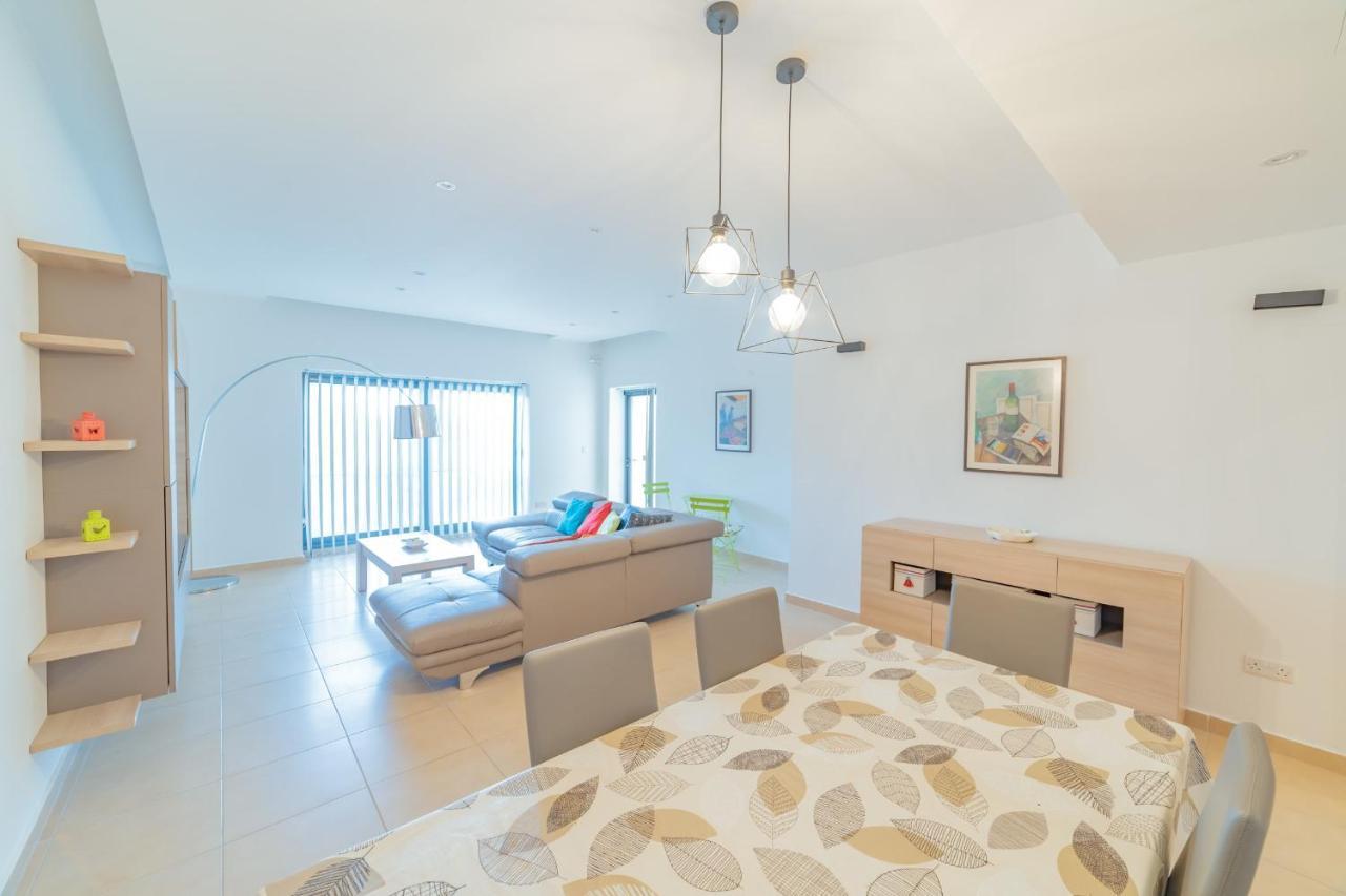 Luxury Seaview & Pool-Hosted By Sweetstay Mellieħa Екстериор снимка