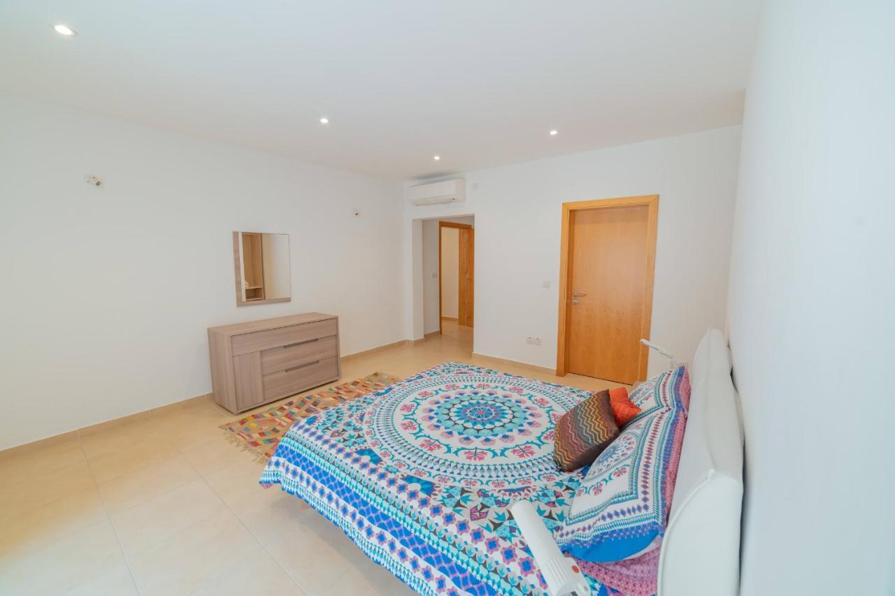 Luxury Seaview & Pool-Hosted By Sweetstay Mellieħa Екстериор снимка